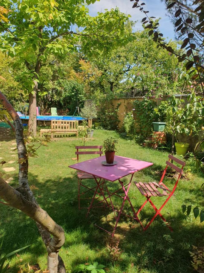Bed & Breakfast Le Clos Du Moulin Dijon,Sa Piscine, Son Jardin, Au Calme, La Campagne A La Ville *